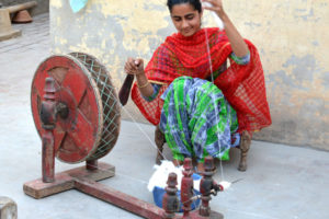 Hand Spinning of Organic Cotton Fibers to make Yarn